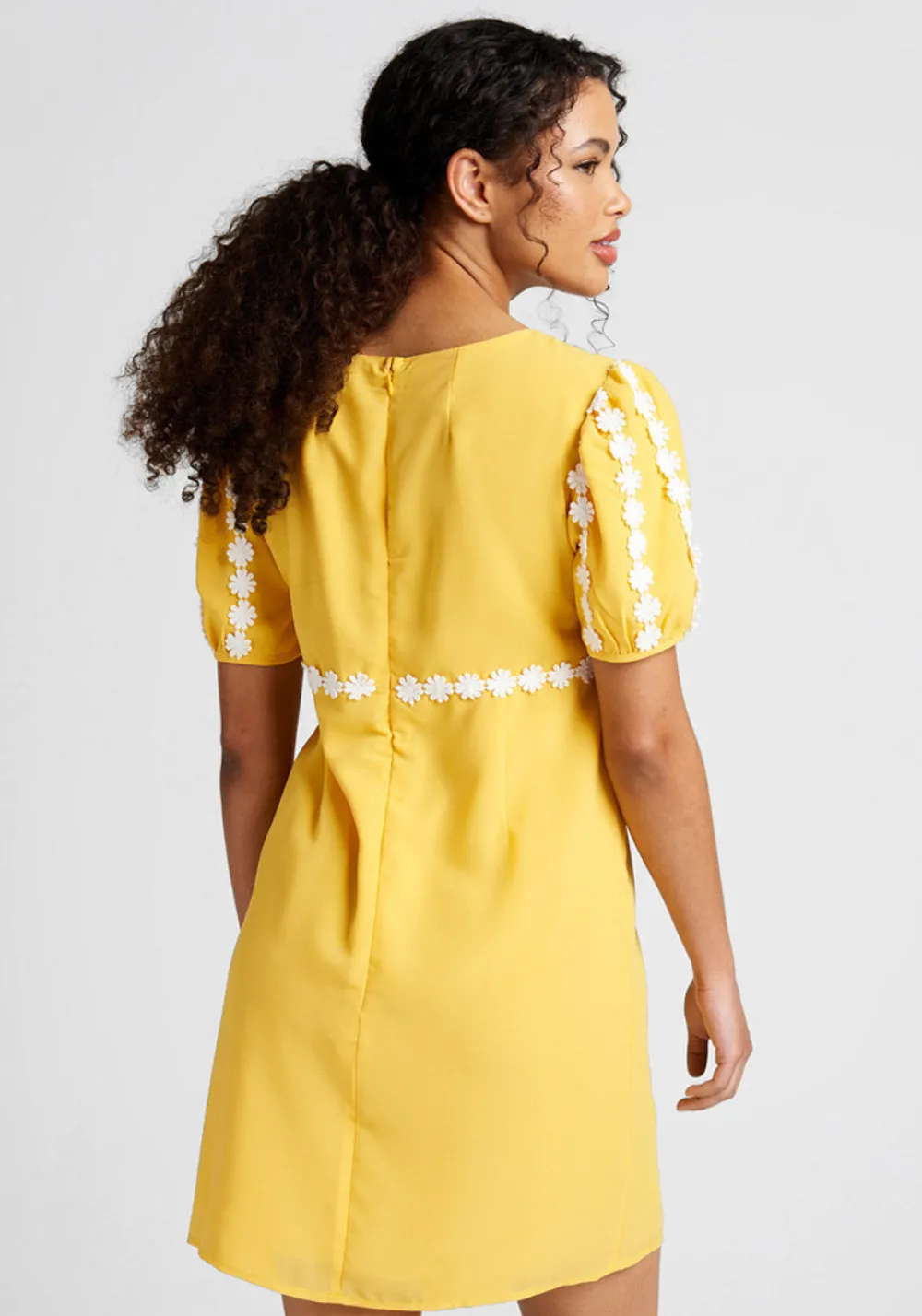 CREATIVE DESIGN CONSULTANTS LIMITED How Sweet It Is Shift Dress Yellow Floral New