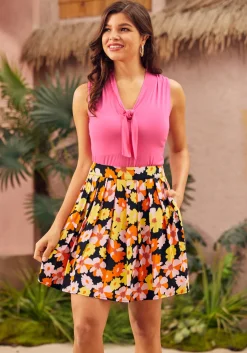 Imagine the Possibilities Skirt Black Floral New