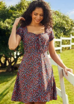 Nostalgic Sweetheart Fit & Flounce Dress Strawberry Spark Clearance