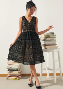 The Vivienne V-Neck Dress Black Lace Hot