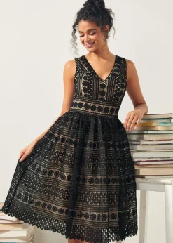 The Vivienne V-Neck Dress Black Lace Hot