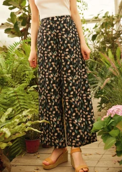 BTC Whispers in the Garden Palazzo Pants Black Floral Best