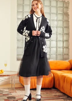 Whispers of Winter Snowflake Sweater Eclipse Noir Outlet